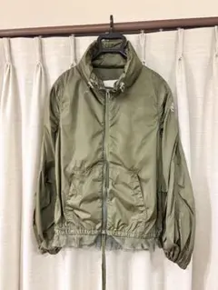 美品　MONCLER SANA ナイロンジャケット ブルゾン　モンクレールのサムネイル