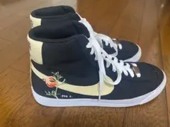 NIKE Pomegranate ハイカットスニーカー