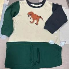 恐竜刺繍付きキルティングパジャマセット