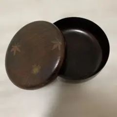 黒色の蓋付き菓子器 紅葉模様