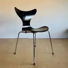 Arne Jacobsen 3108 Lily Chair エイトチェア