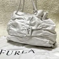 【大容量】フルラ　トートバッグ　A4可　レザー　白系　ロゴチャーム付