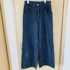 ブラックデニム　ワイドストレートパンツ