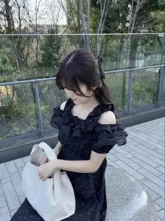 GRL ドット柄フリルオフショルダーフレアロングワンピース