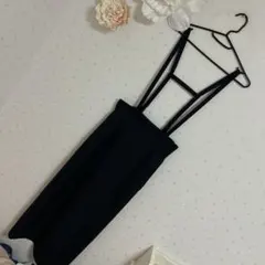 サスペンダーつき　スリット　スカート