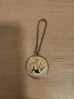 森永製菓 チョコボール　金のエンゼル キーホルダー　メダル