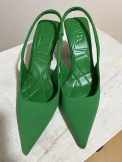 ZARA グリーン ポインテッドトゥ ミュール