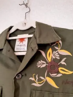 ジャケット　カーキ　上着