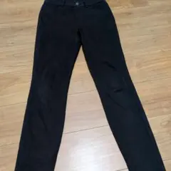 UNIQLO ブラック スキニーデニム