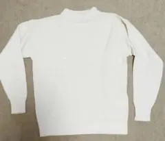 ホワイト クルーネック セーター