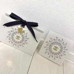 CHANEL ギフトボックス　メッセージカード　チャーム付　コスメボックス
