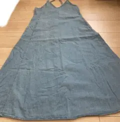 大人気完売商品！ジーユーライトデニムフレアキャミソールワンピース