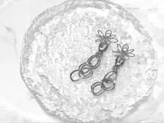 フラワーモチーフ✩シルバー イヤリング エレガント オケージョン