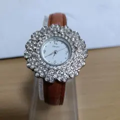 ストーンを散りばめた花びらフレーム★レディースクォーツ★電池入り稼働品