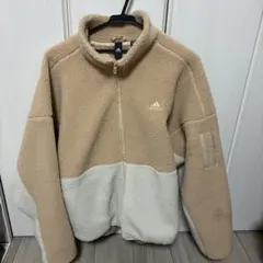 adidas モコモコジャンパー