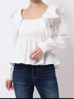 dazzlinホワイト フリルシャーリングカットソー