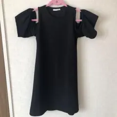 黒 パフスリーブ ミニワンピース ZARA 肩出し