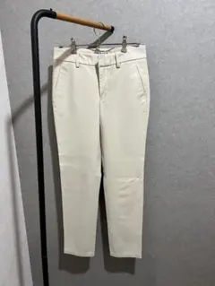 ZARA クリーム色レザーパンツ