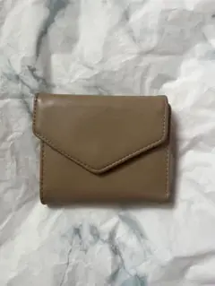 ベージュ 三つ折り財布
