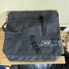 Oakley ブラック トートバッグ バックパックのサムネイル