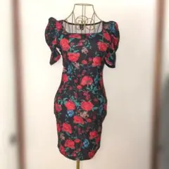 フラワープリント タイトミニワンピース 半袖