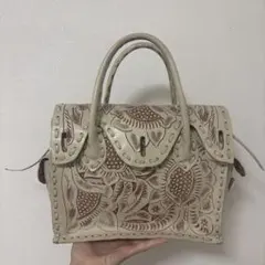 carving tribes ハンドバッグ クリーム色