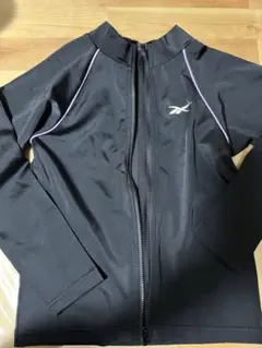 リーボック　ラッシュガード 130 新品未使用