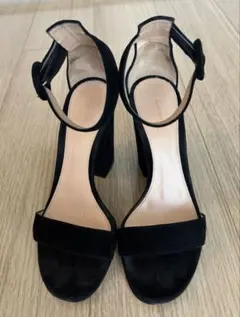 Gianvito Rossi スエード ストラップ サンダル 黒 サイズ35.5のサムネイル
