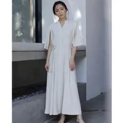 anuans スキッパーネックスリットスリーブフレアワンピース アイボリー