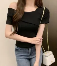 オフショルダー ブラック Tシャツ 半袖