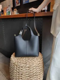 ブラックレザートートバッグ