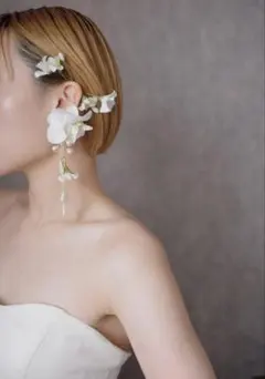 【美品】sassy. フラワーイヤーカフ＆ピアス ホワイト