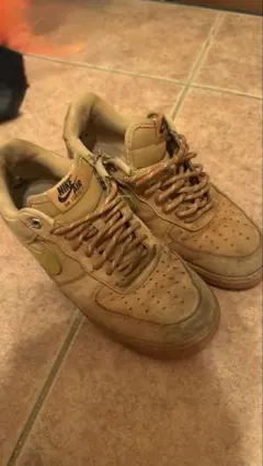 NIKE AIR FORCE 1 ブラウン