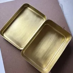 重厚感のある真鍮製ボックス（アンティーク風・酸化防止加工済み）