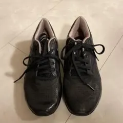 Reebok ブラック スニーカー