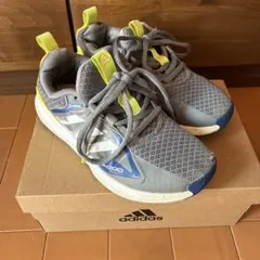キッズ　スニーカー　adidas グレー　18.5cm