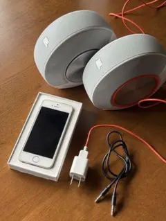 iPhoneSEとJBL Pebbles スピーカー 本体