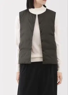 無印良品　軽量ダウンポケッタブルノーカラーベスト　ダークブラウン.XL