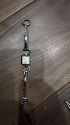 GUCCI 120 スクエア クォーツ 腕時計のサムネイル
