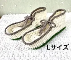 Item thumbnail for item f5dcc6b6-2b5d-47ff-986b-cb685fce7357