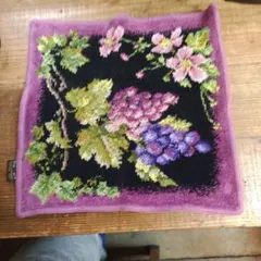 FEILER 花と葡萄柄(ブルゴーニュ)のタオルハンカチ