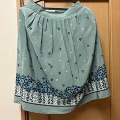 Je chichi グリーン花柄フレアスカートのサムネイル