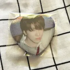 BOOYNEXTDOOR ボネクド ポップアップ　ウナク　缶バッジ ハート　ラメ