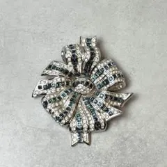 SWAROVSKI 蝶 バタフライ ブローチ グリーン クリスタル - メルカリ