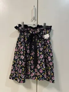 Ray Cassin リバーシブル花柄&黒フレアスカート 定価6195円　新品のサムネイル