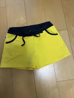 MIKA LANCE 翼デザイン フィットネスショートパンツ