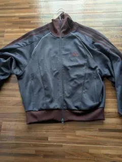 2025年最新】バーガンディ トラックジャージの人気アイテム - メルカリ