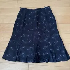 コムサイズム　フレア　黒　花柄　 スカート　Ｌ　綿100のサムネイル