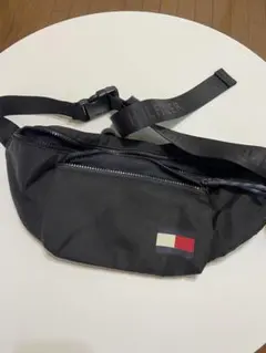 TOMMY HILFIGER ボディバッグのサムネイル