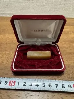 Item thumbnail for item 524a385b-a5fb-44ea-a690-d0b2054a009a